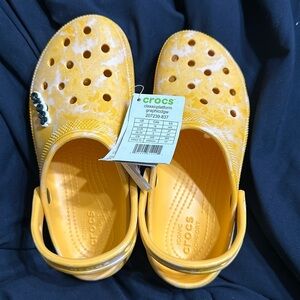 NWT CROCS classic platform clog marbled orange and white W8